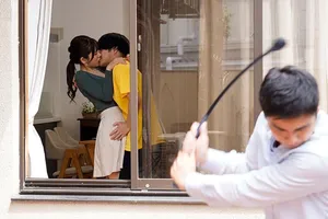 Cưới Ông chồng giàu nhưng không hạnh phúc, bạn gái của con trai được bố Gã chồng an ủi