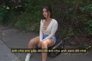 Bố má đi vắng, anh trai ở nhà làm liều chịch nhỏ em kế cứ vô tư để lộ xì líp